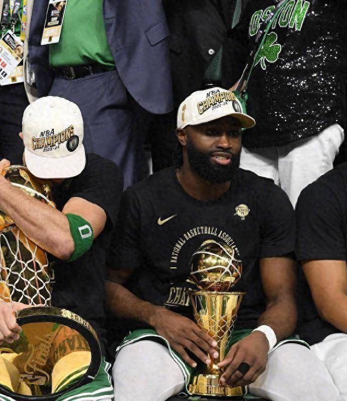 塔图姆连续十二场比赛得分超过败北，德国队不断突破！-爱游戏官网